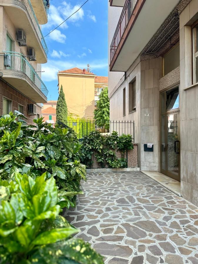 Hostdomus - Casa Corallo Alassio Buitenkant foto