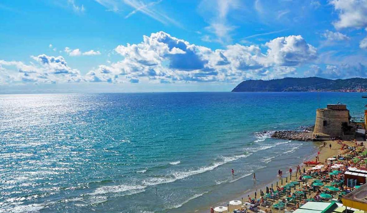 Hostdomus - Casa Corallo Alassio Buitenkant foto